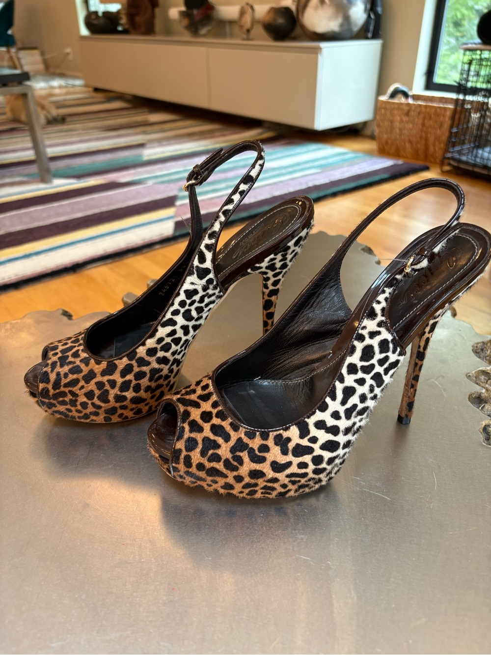 Gucci Leopard Calf Hair Print Peep-Toe Slingback Heels - Brown/Black